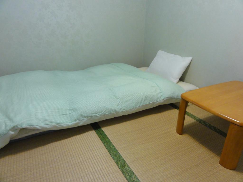 Tanigawadake Raspberry Youth Hostel Минаками Стая снимка