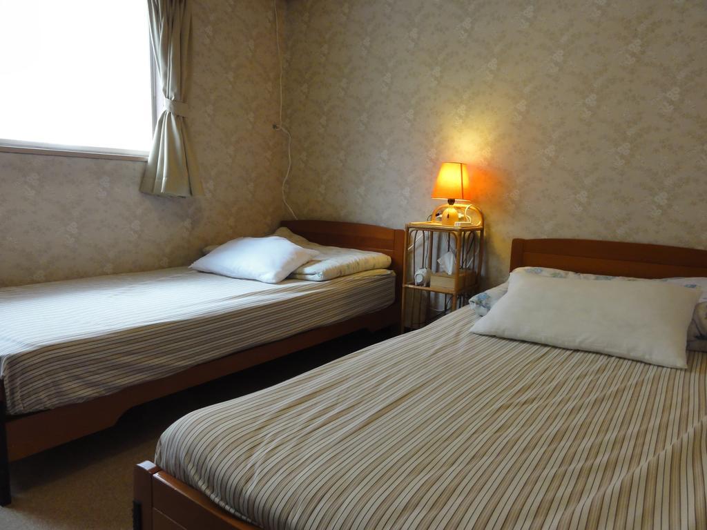 Tanigawadake Raspberry Youth Hostel Минаками Стая снимка